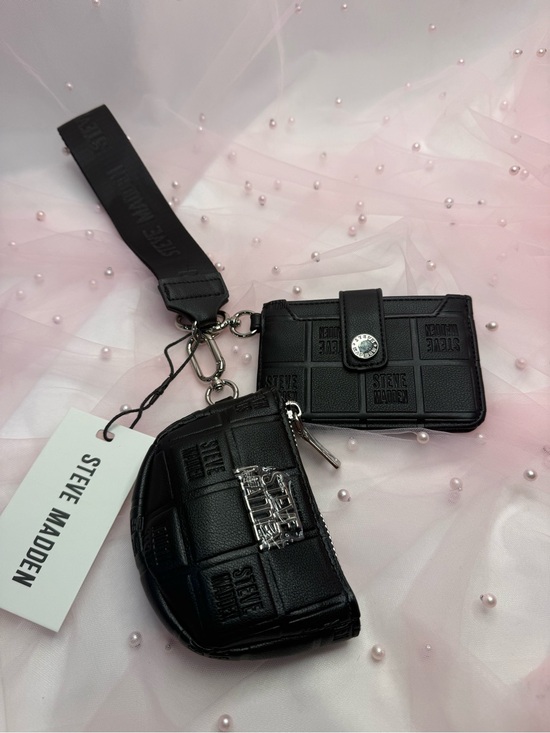 Steve Madden Handbags - Steve Madden Wristlet